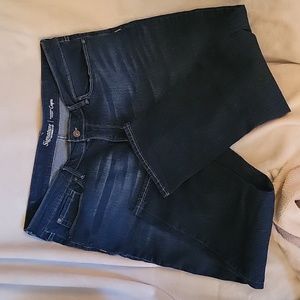 Woman Levi Signature Capri Jeans
